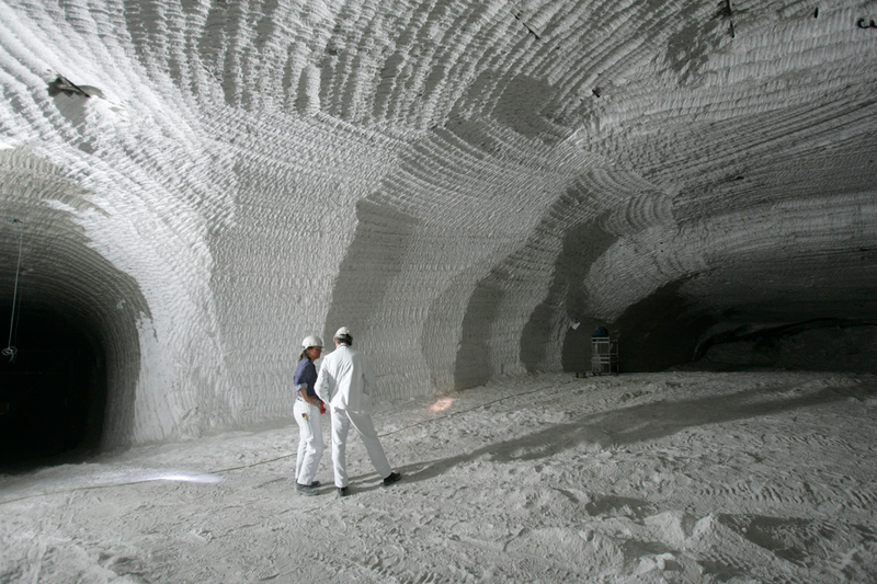 Illustration for article titled These Incredible Salt Mines Are Like Another World Beneath Our Feet